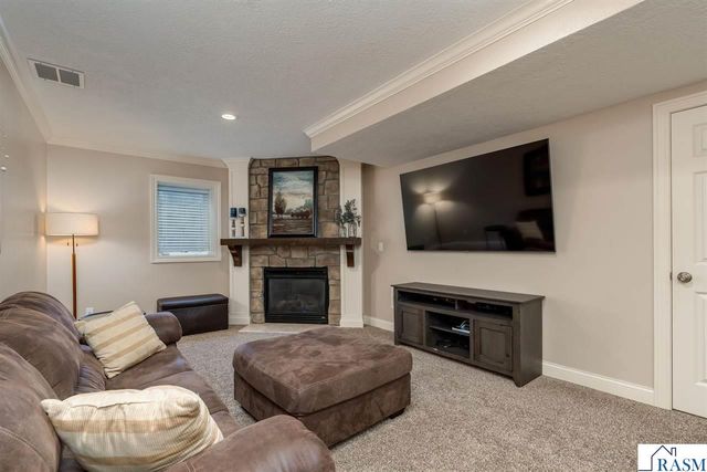 2119 Burnett Lane, North Mankato, MN 56003