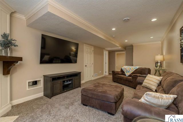 2119 Burnett Lane, North Mankato, MN 56003