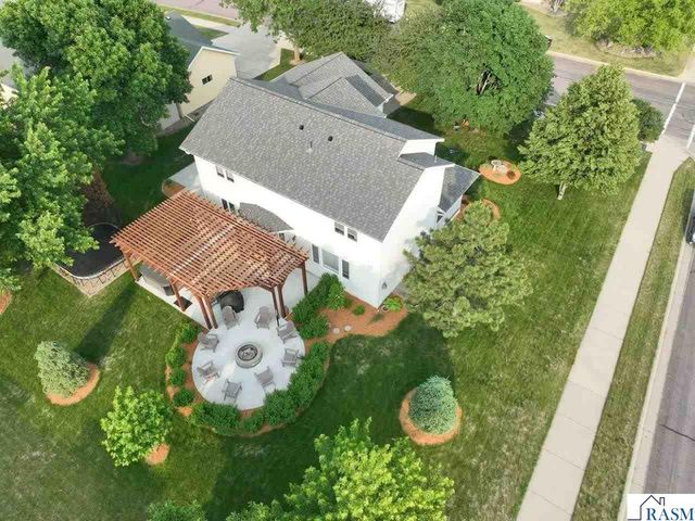 2119 Burnett Lane, North Mankato, MN 56003