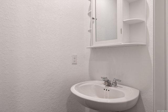 10547 McClintock, Converse, TX 78109