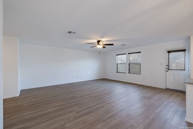 10547 McClintock, Converse, TX 78109