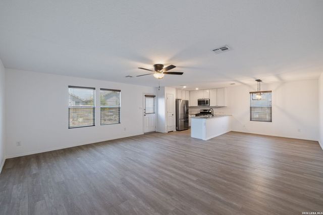 10547 McClintock, Converse, TX 78109
