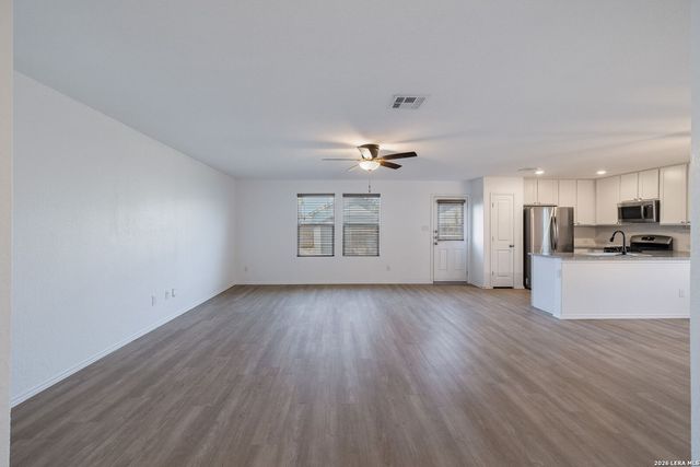 10547 McClintock, Converse, TX 78109