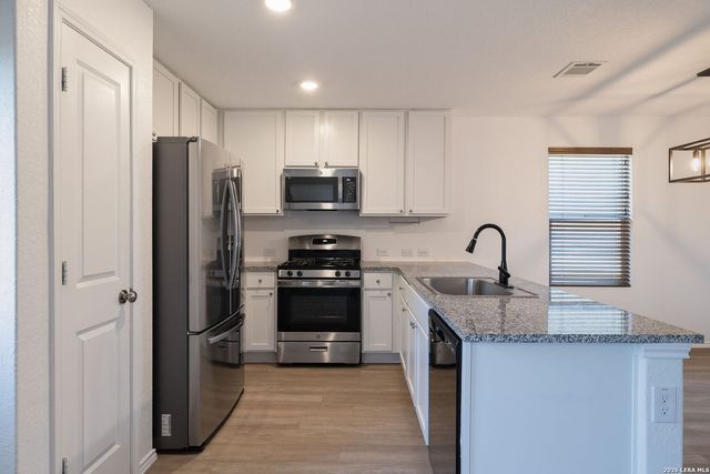 10547 McClintock, Converse, TX 78109