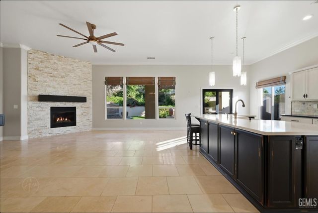 14923 Colonia De Las Rosas, Bakersfield, CA 93306