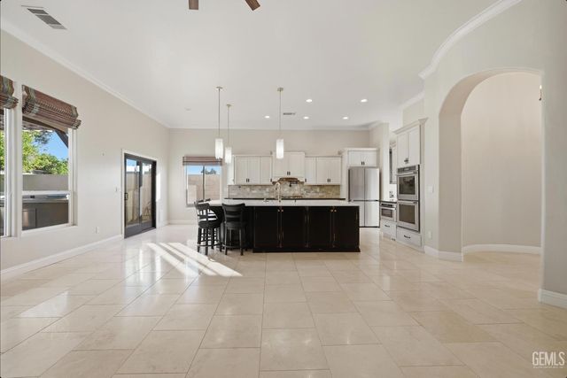 14923 Colonia De Las Rosas, Bakersfield, CA 93306