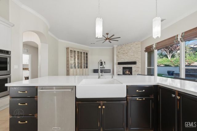 14923 Colonia De Las Rosas, Bakersfield, CA 93306