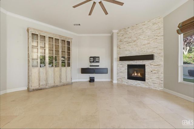 14923 Colonia De Las Rosas, Bakersfield, CA 93306