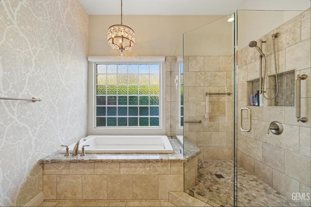 14923 Colonia De Las Rosas, Bakersfield, CA 93306