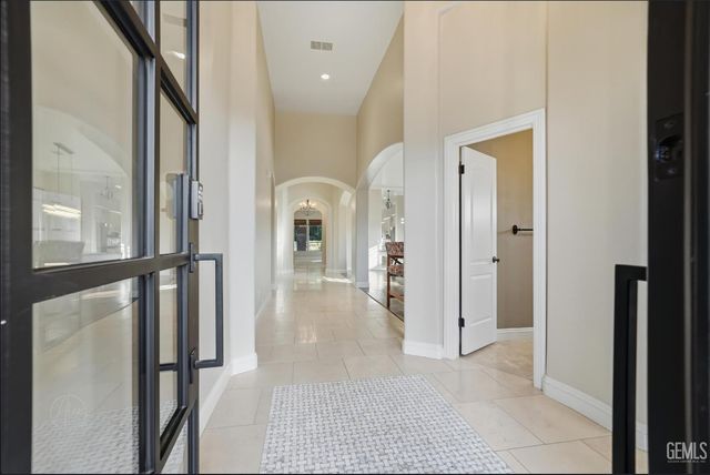 14923 Colonia De Las Rosas, Bakersfield, CA 93306