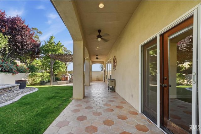 14923 Colonia De Las Rosas, Bakersfield, CA 93306