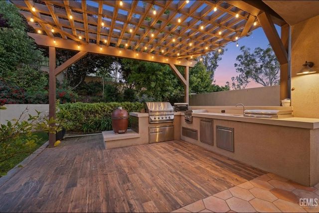 14923 Colonia De Las Rosas, Bakersfield, CA 93306