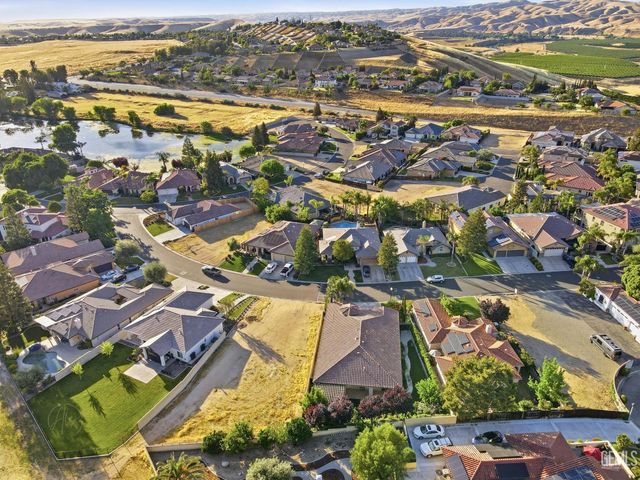 14923 Colonia De Las Rosas, Bakersfield, CA 93306