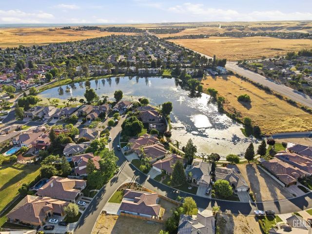 14923 Colonia De Las Rosas, Bakersfield, CA 93306