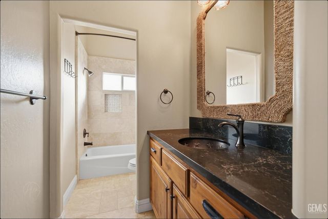 14923 Colonia De Las Rosas, Bakersfield, CA 93306