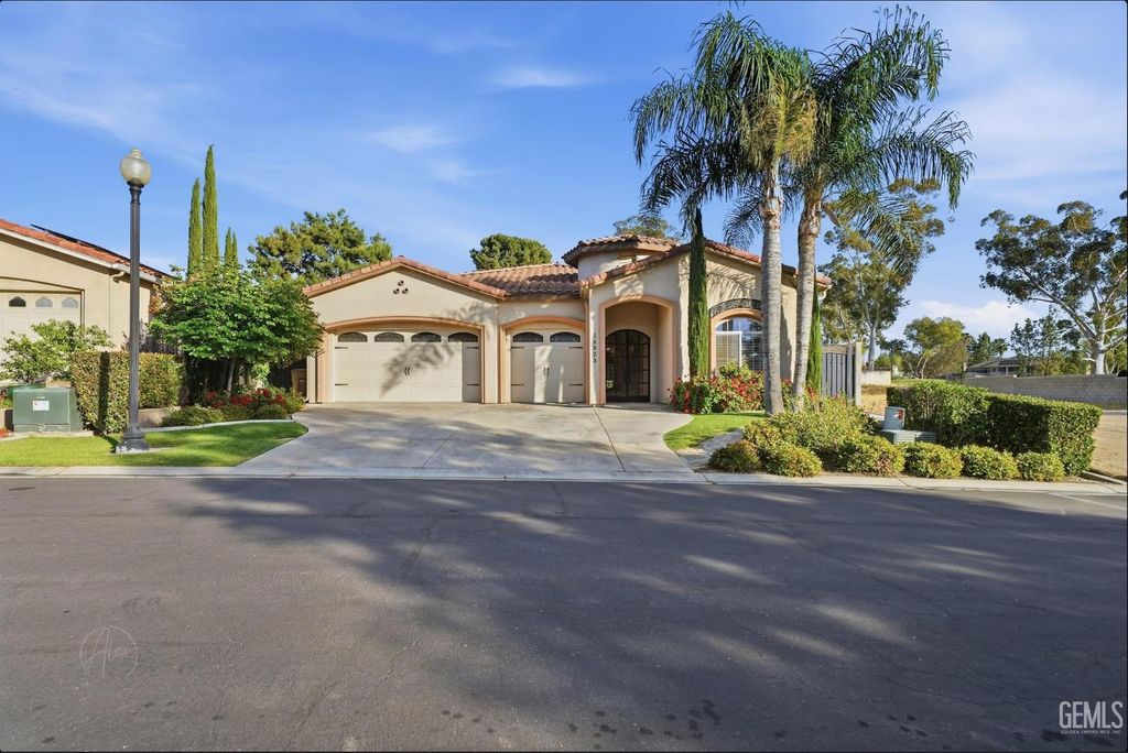 14923 Colonia De Las Rosas, Bakersfield, CA 93306