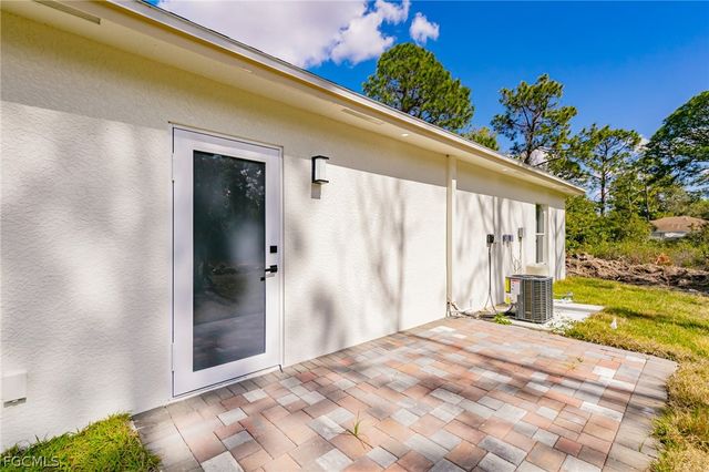 1120 Ravenswood ST E, Lehigh Acres, FL 33974