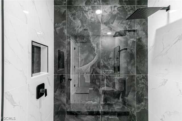 1120 Ravenswood ST E, Lehigh Acres, FL 33974