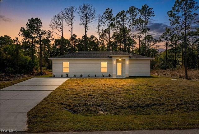 1120 Ravenswood ST E, Lehigh Acres, FL 33974