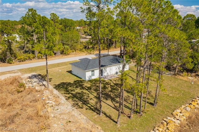 1120 Ravenswood ST E, Lehigh Acres, FL 33974