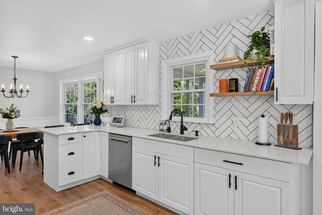 1521 FELLOWSHIP DR, Lancaster, PA 17601