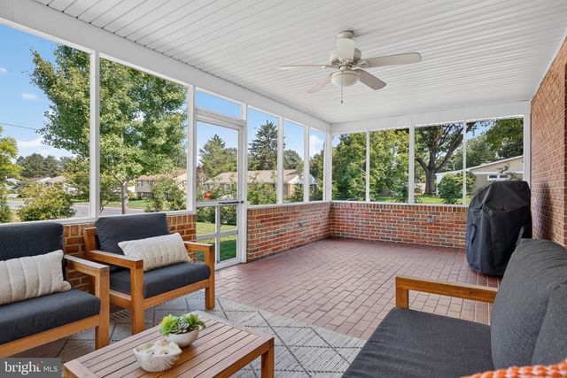 1521 FELLOWSHIP DR, Lancaster, PA 17601