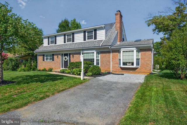 1521 FELLOWSHIP DR, Lancaster, PA 17601