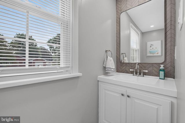1521 FELLOWSHIP DR, Lancaster, PA 17601