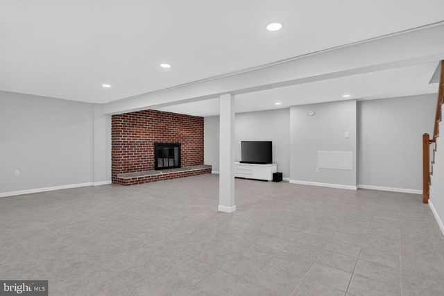 1521 FELLOWSHIP DR, Lancaster, PA 17601