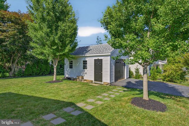 1521 FELLOWSHIP DR, Lancaster, PA 17601