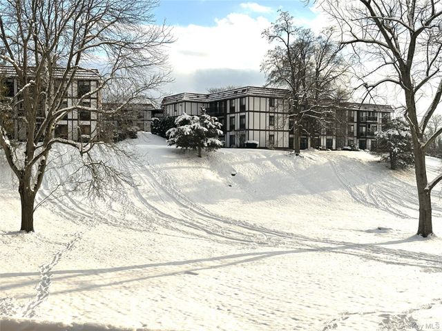 7 Loudon Drive 7, Fishkill, NY 12524