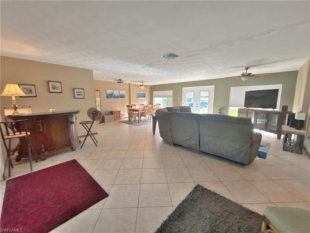 8512 Fordham ST, Fort Myers, FL 33907