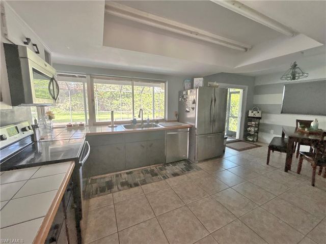 8512 Fordham ST, Fort Myers, FL 33907