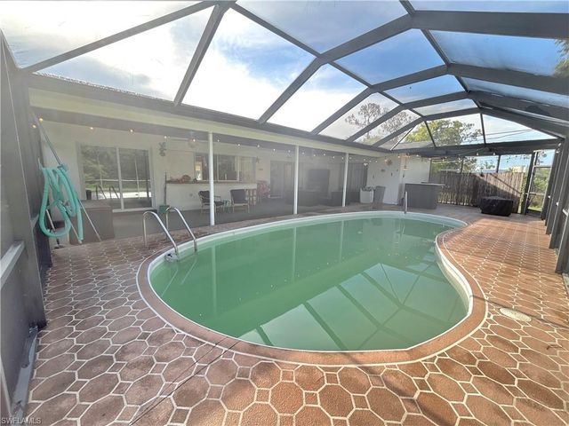 8512 Fordham ST, Fort Myers, FL 33907