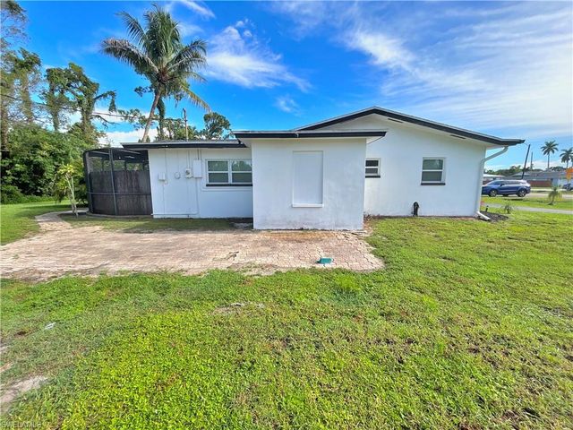 8512 Fordham ST, Fort Myers, FL 33907