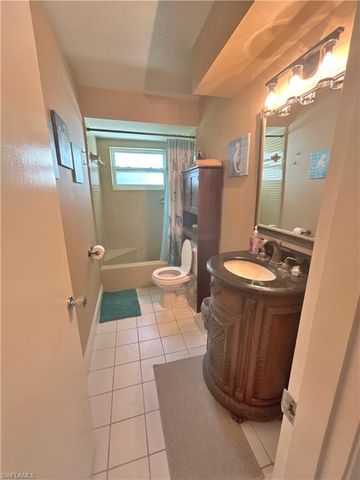 8512 Fordham ST, Fort Myers, FL 33907