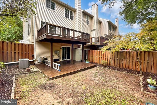 7447 DIGBY GRN, Alexandria, VA 22315