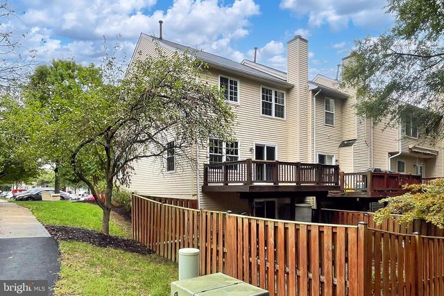 7447 DIGBY GRN, Alexandria, VA 22315