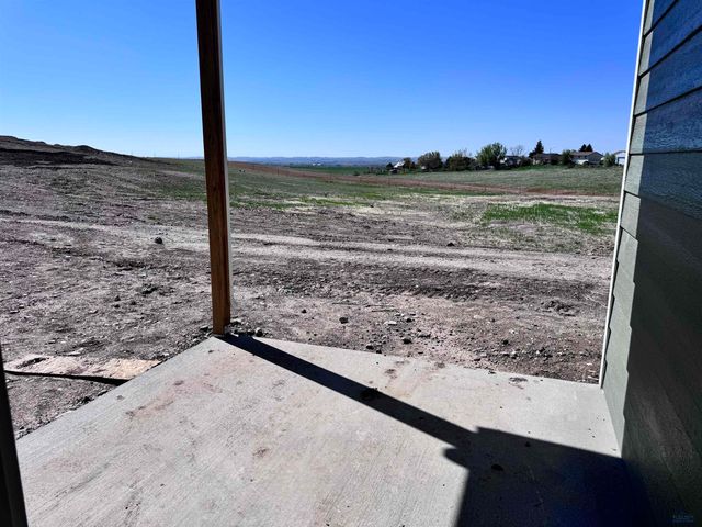 5613 BRIDGE DR, Rapid City, SD 57703