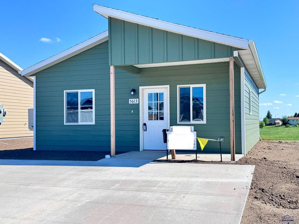 5613 BRIDGE DR, Rapid City, SD 57703