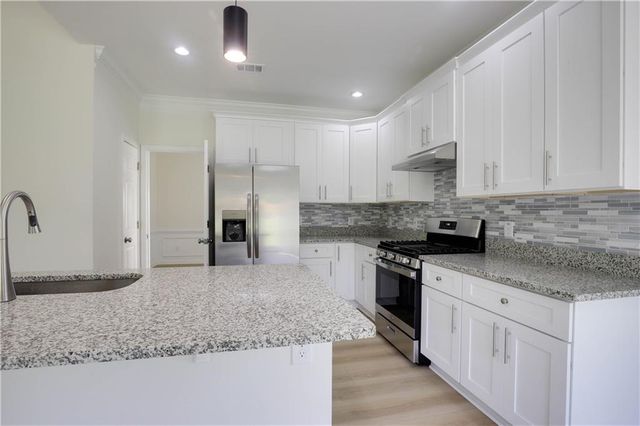 1116 Sadlers Close, Marietta, GA 30068