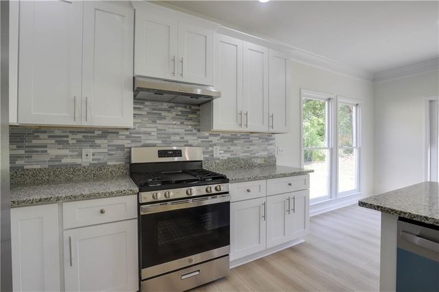 1116 Sadlers Close, Marietta, GA 30068