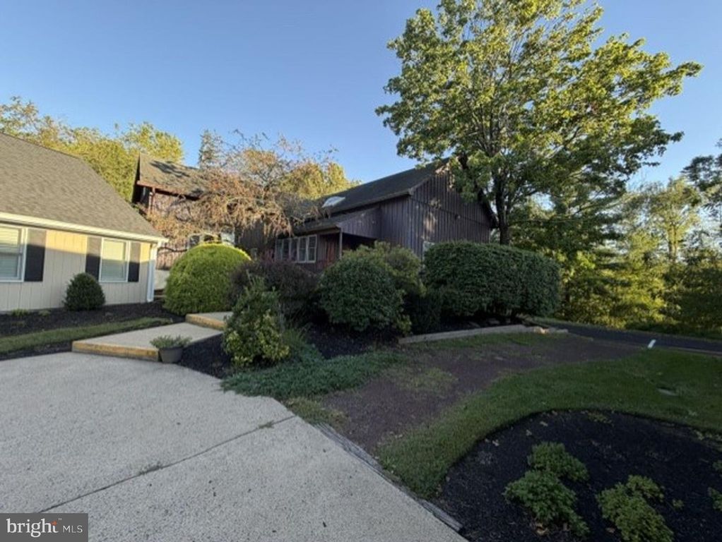 140 E BUTLER AVE #5, Chalfont, PA 18914 — photo 2