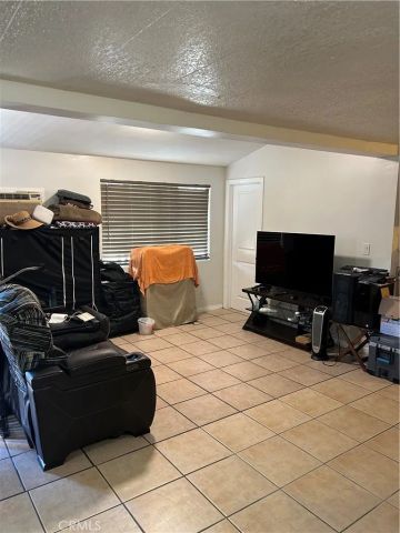 21900 Martin A8, Carson, CA 90745