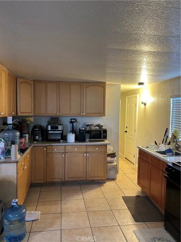 21900 Martin A8, Carson, CA 90745