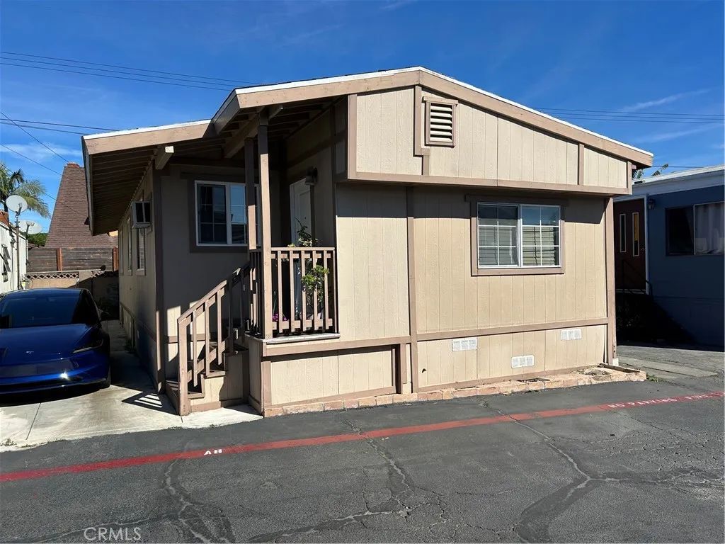 21900 Martin A8, Carson, CA 90745