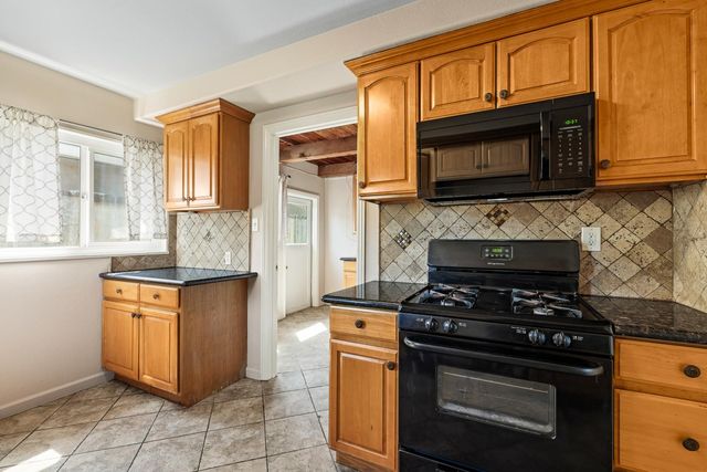 1203 Calhoun Way, Stockton, CA 95207