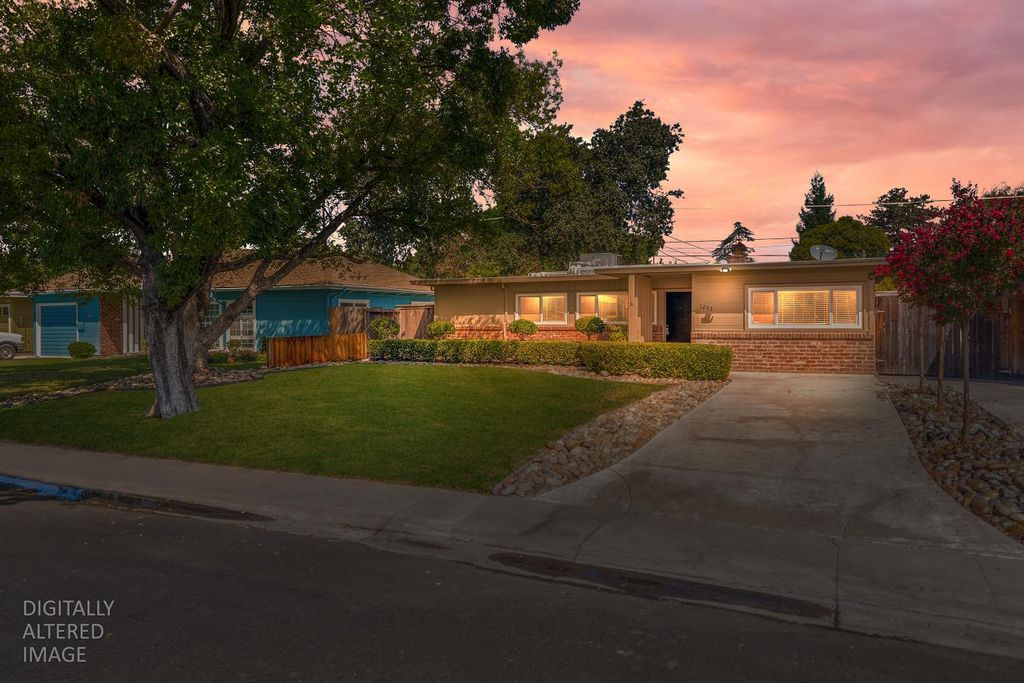 1203 Calhoun Way, Stockton, CA 95207