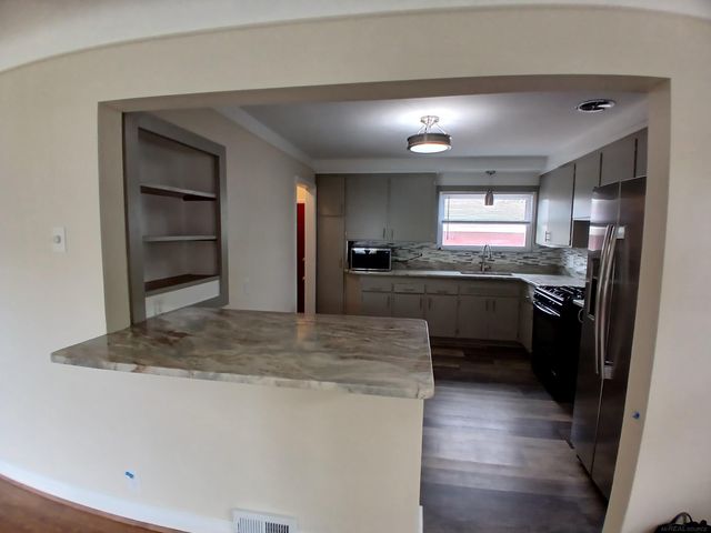24675 Ridgecroft Avenue, Eastpointe, MI 48021