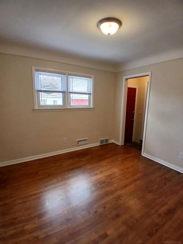 24675 Ridgecroft Avenue, Eastpointe, MI 48021